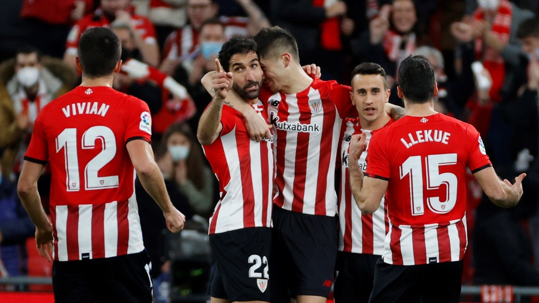 El Athletic celebra uno de sus goles. (EFE)