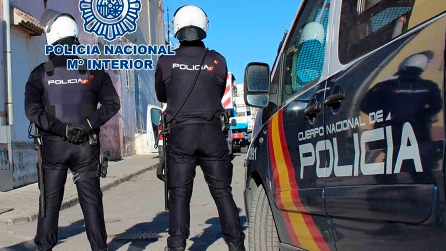 Dos agentes de la Policía Nacional en una imagen de archivo.