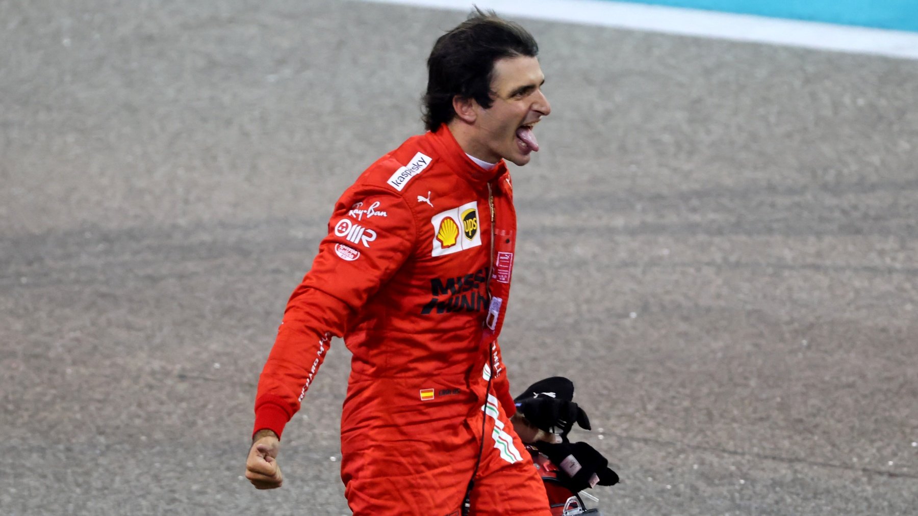 Carlos Sainz celebrando un buen resultado. (AFP)