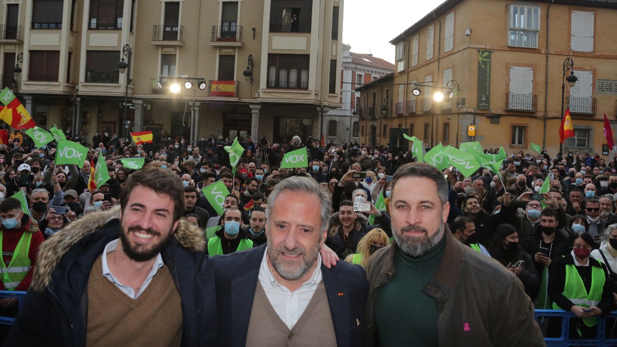 Juan García-Gallardo. Carlos Pollán y Santiago Abascal.