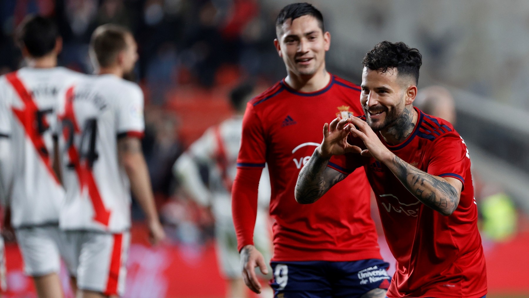 Osasuna celebra un gol ante el Rayo. (EFE)