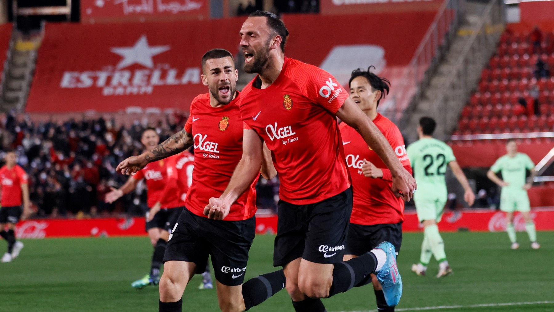 El Mallorca respira y aleja al Athletic de Europa