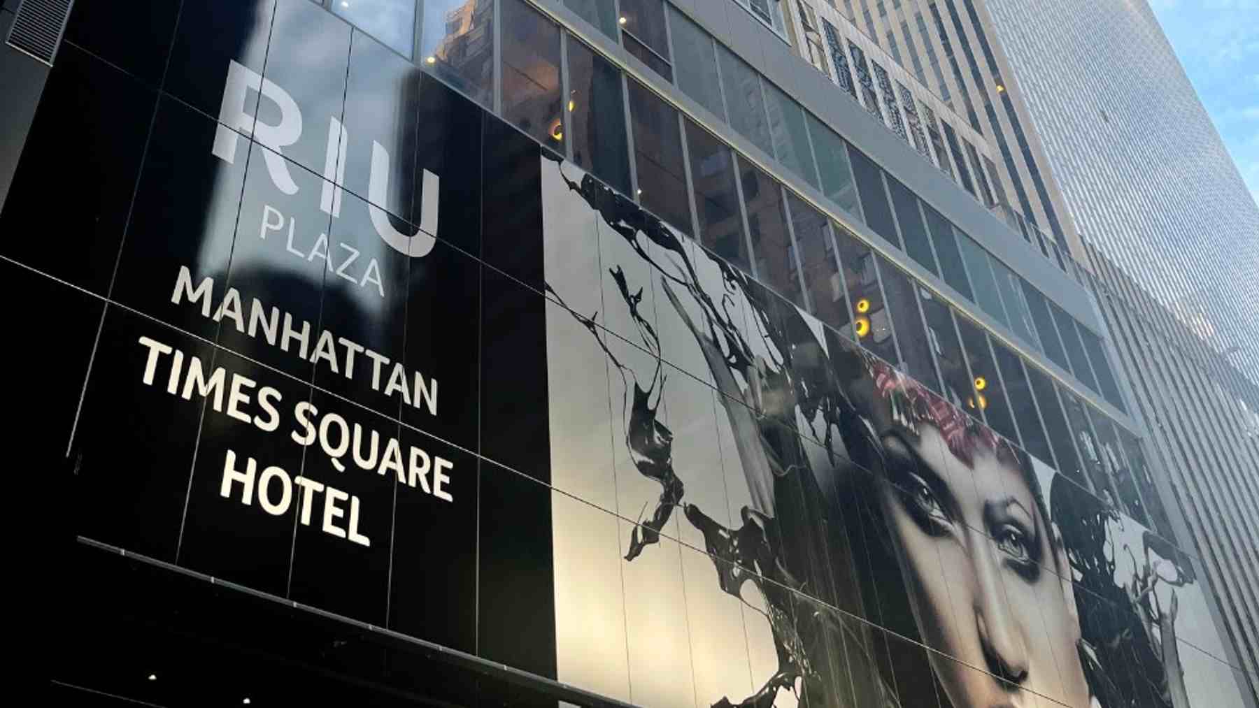 Fachada del nuevo Riu Plaza Manhattan Times Square. RIU Hotels & Resorts
