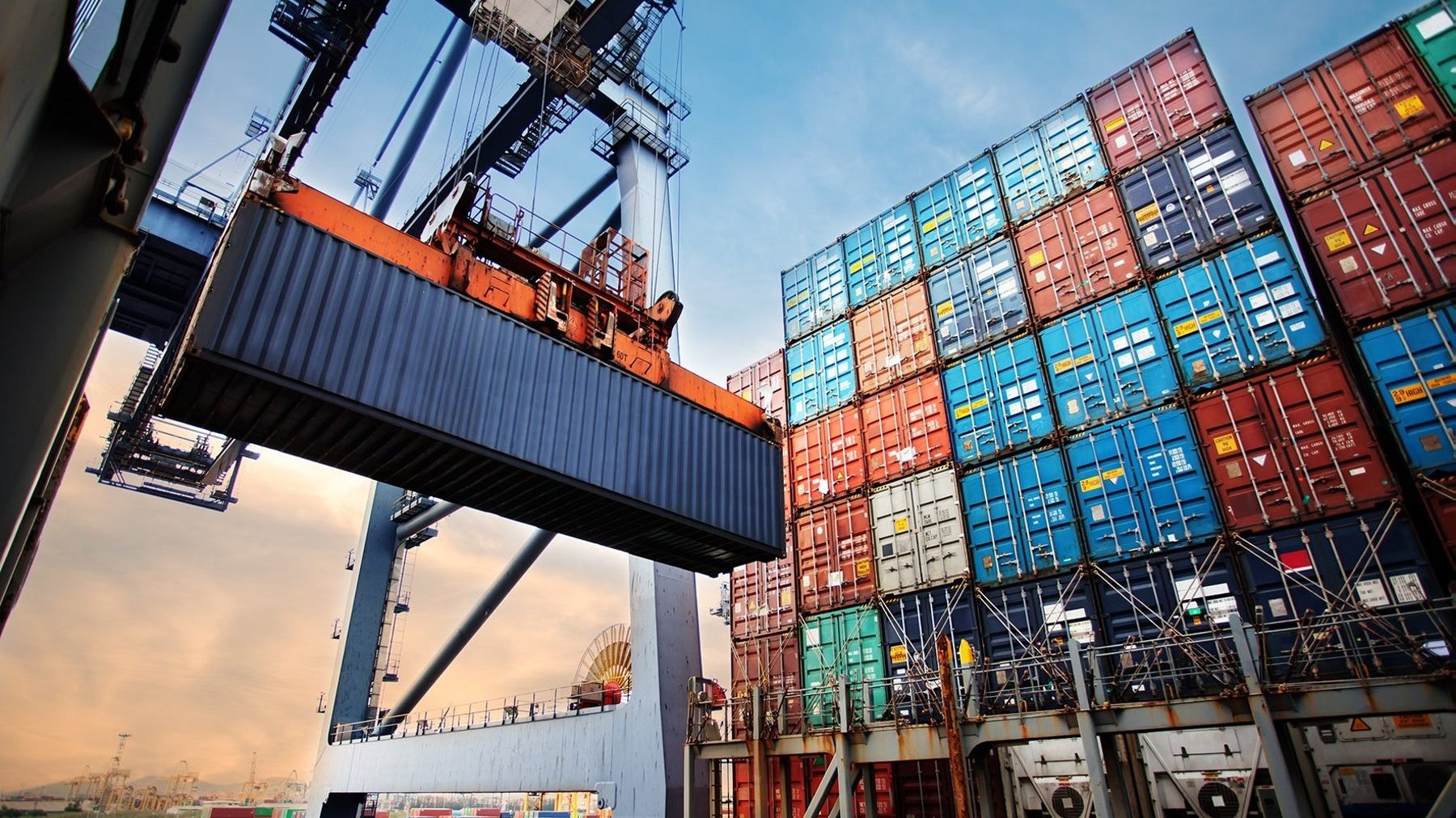 Las exportaciones andaluzas suben un 33% y logran récord en enero y febrero (JUNTA DE ANDALUCÍA).