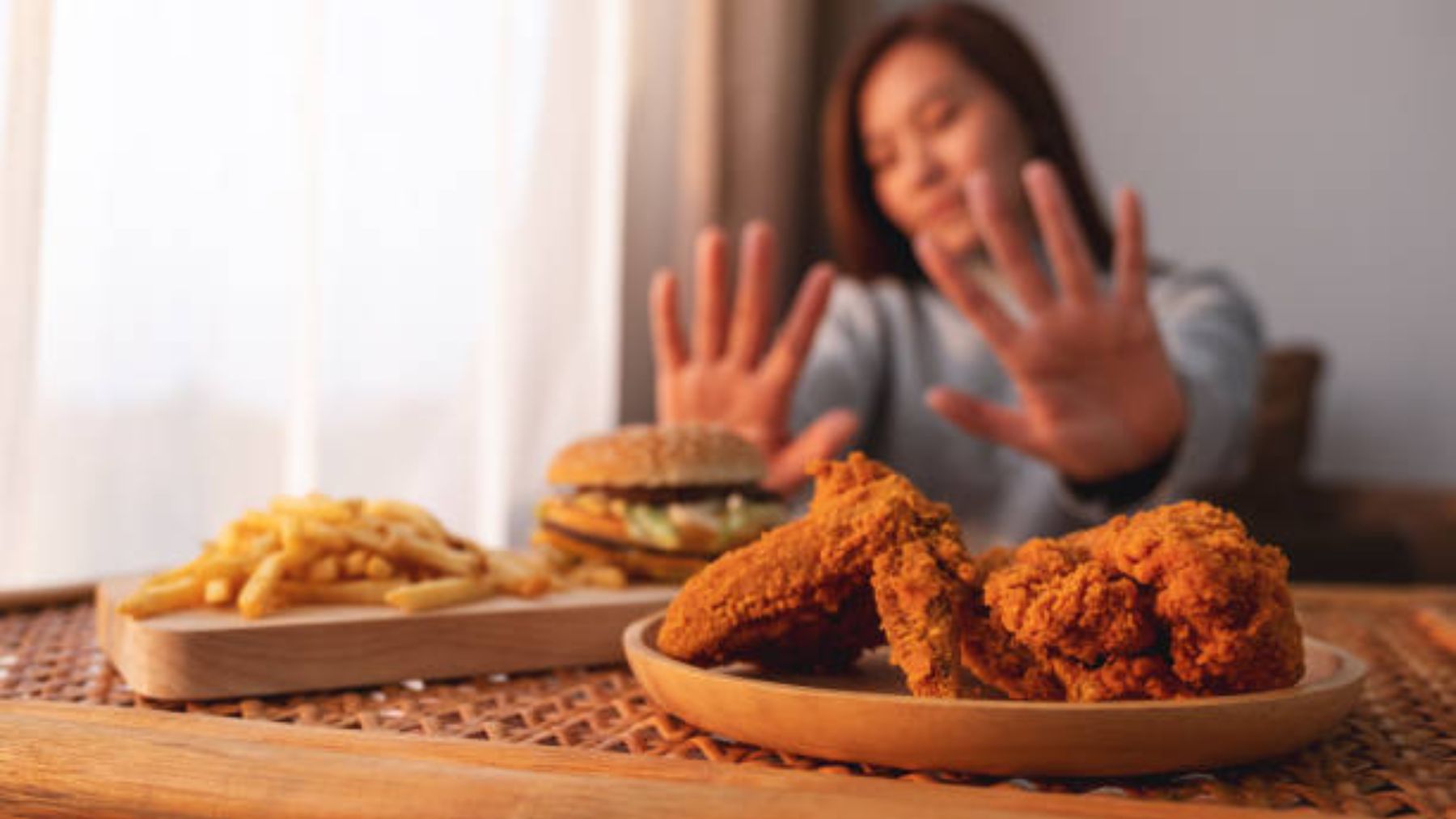 Los motivos por los que comer mucho un alimento hace que menos nos guste