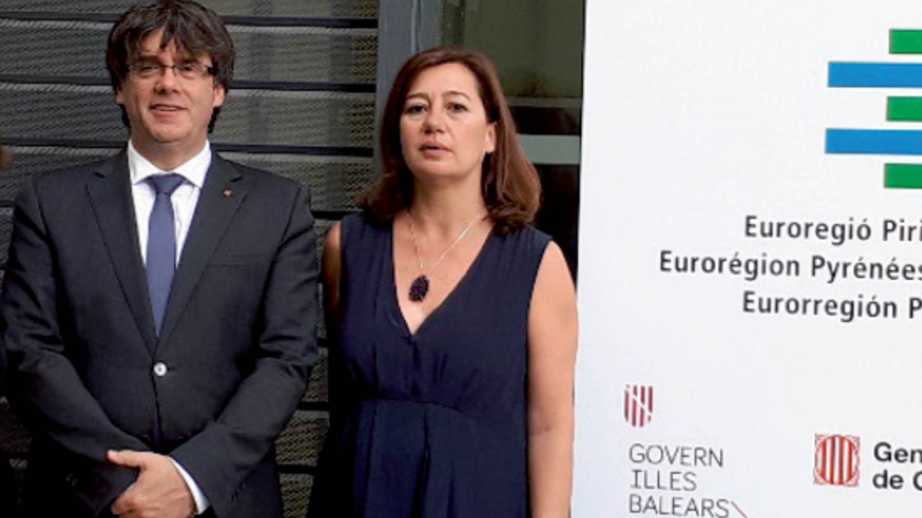La presidenta del Govern en una foto de archivo junto al expresident fugado de la Generalitat, Carles Puigdemont.