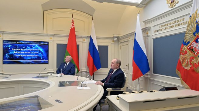 Vladimir Putin y Alexander Lukashenko.