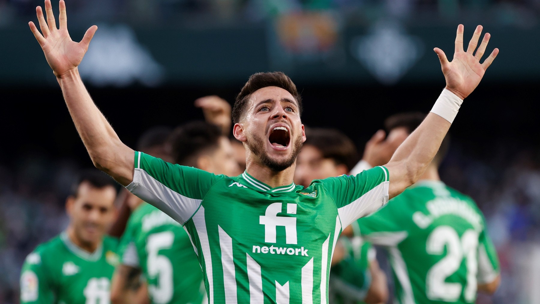 Álex Moreno celebra su gol al Mallorca. (EFE)