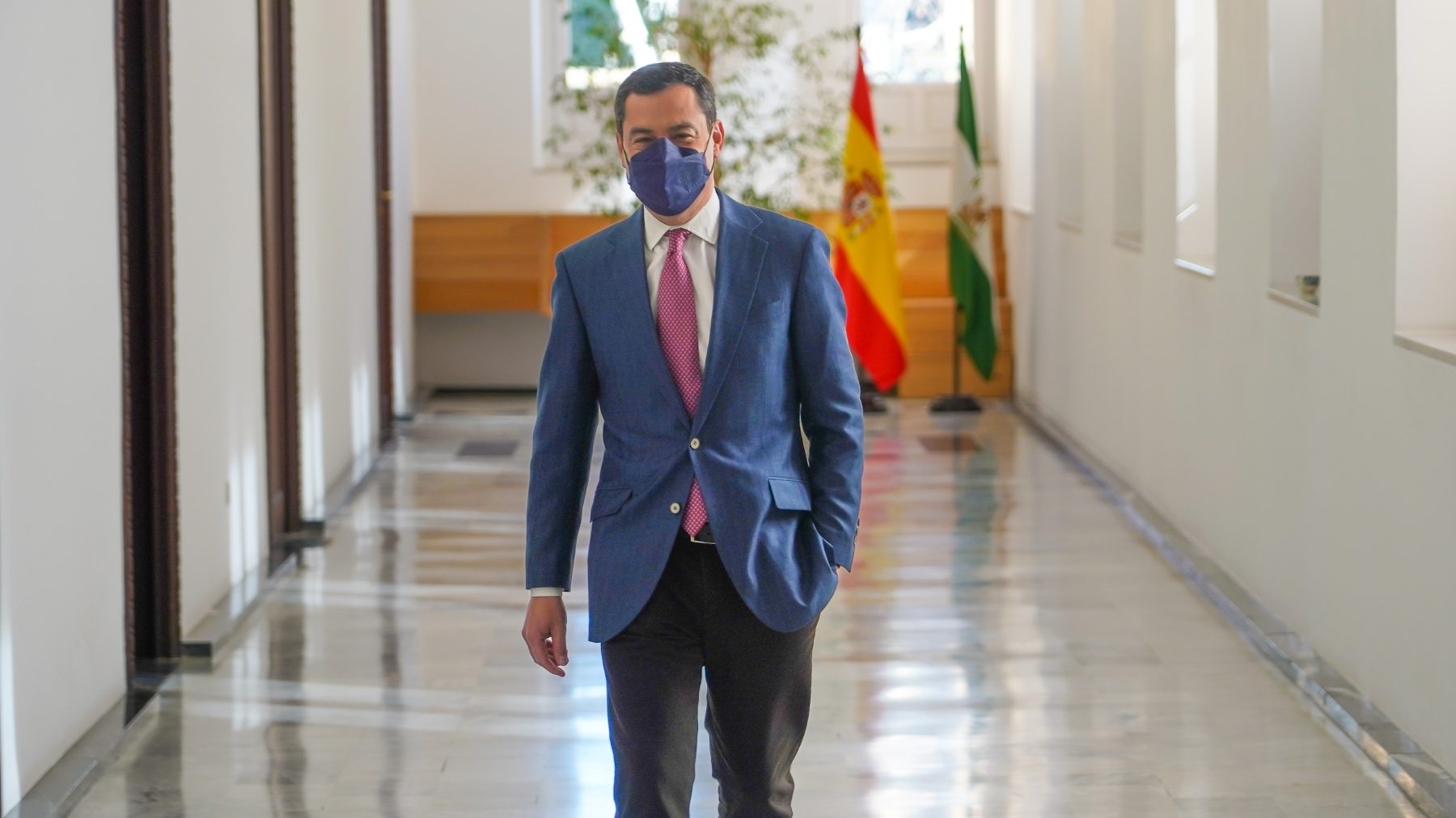 El presidente de la Junta de Andalucía, Juanma Moreno, en el Palacio de San Telmo (EDUARDO BRIONES / EUROPA PRESS).