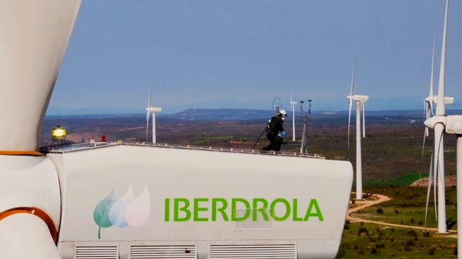 Iberdrola ofrece a 600.000 accionistas un dividendo extra, una bolsa de viaje y bicis eléctricas