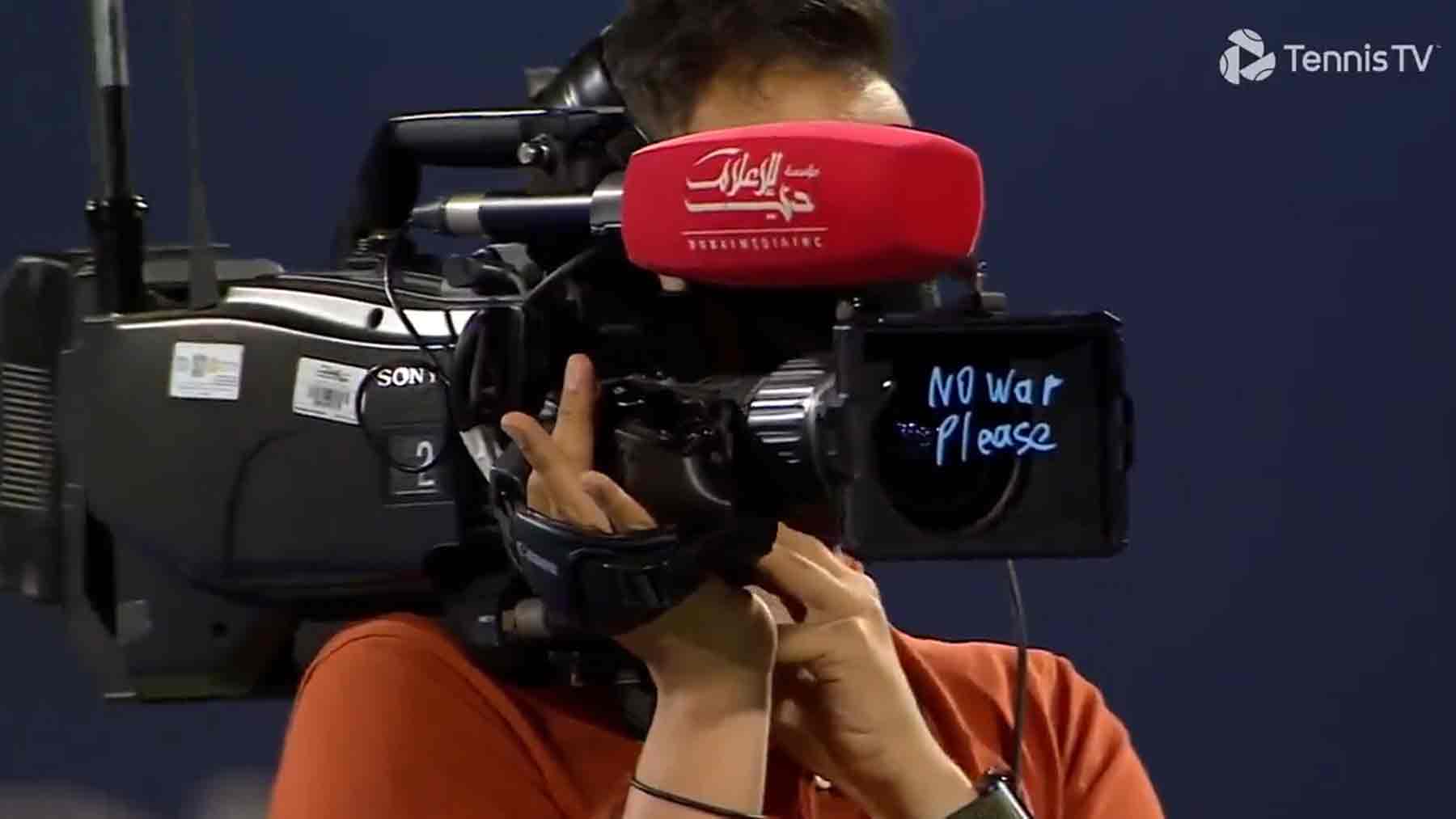 El ruso Rublev firma un «no a la guerra» tras meterse en la final de Dubai