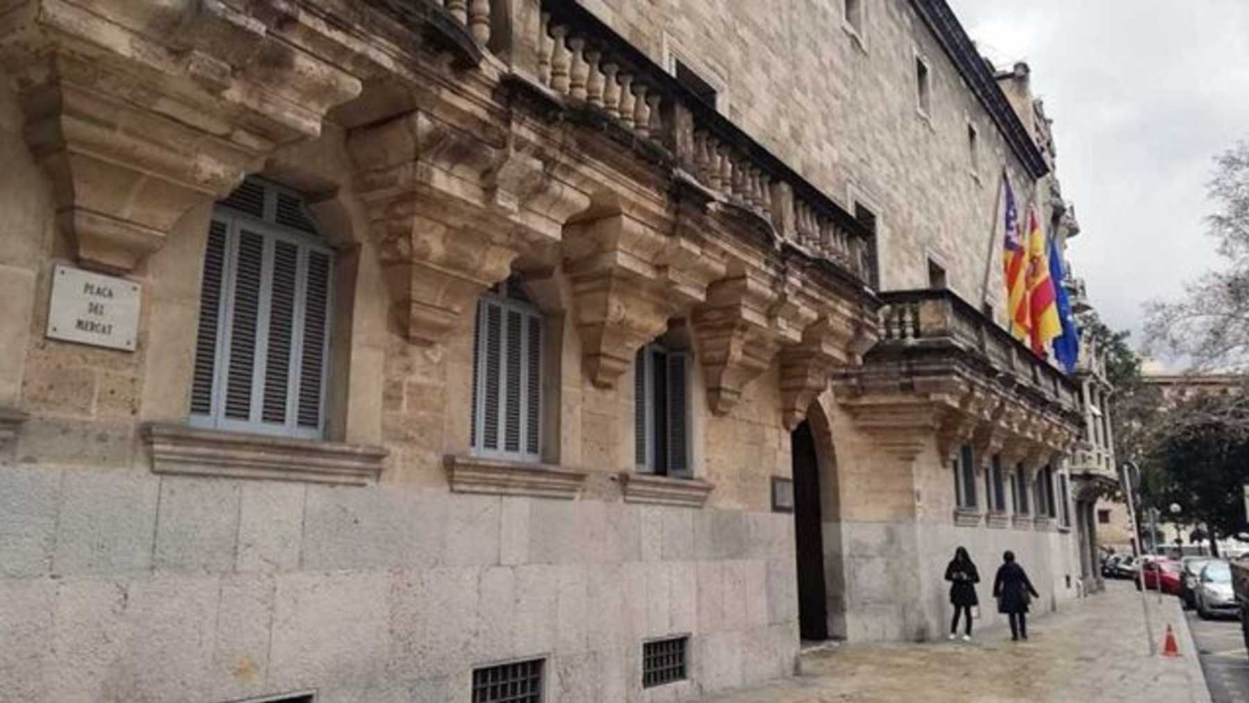 Fachada de la Audiencia de Baleares.