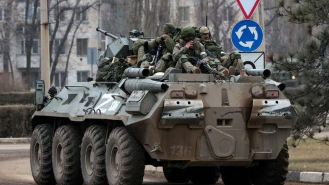¿Qué significa la 'Z' en los tanques rusos que han invadido Ucrania?