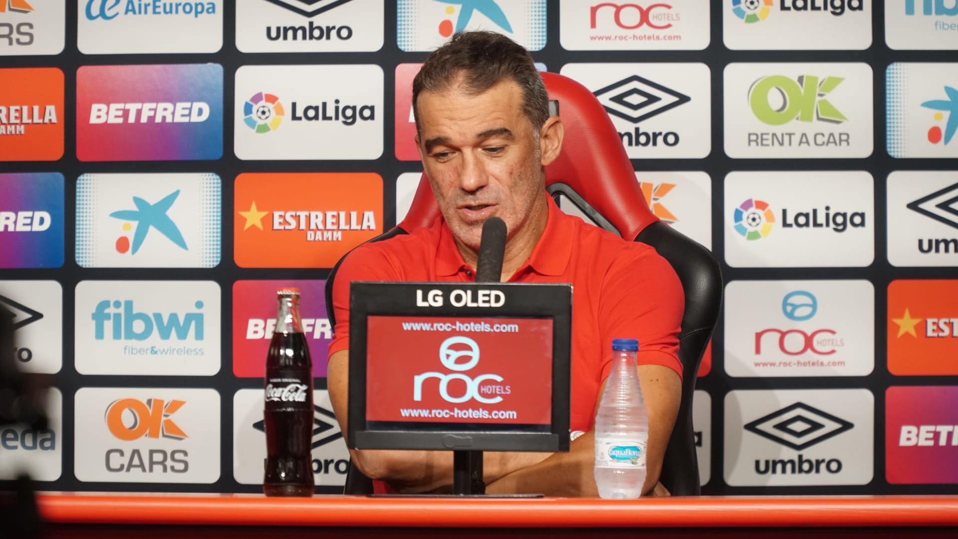 Luis García Plaza, en conferencia de prensa