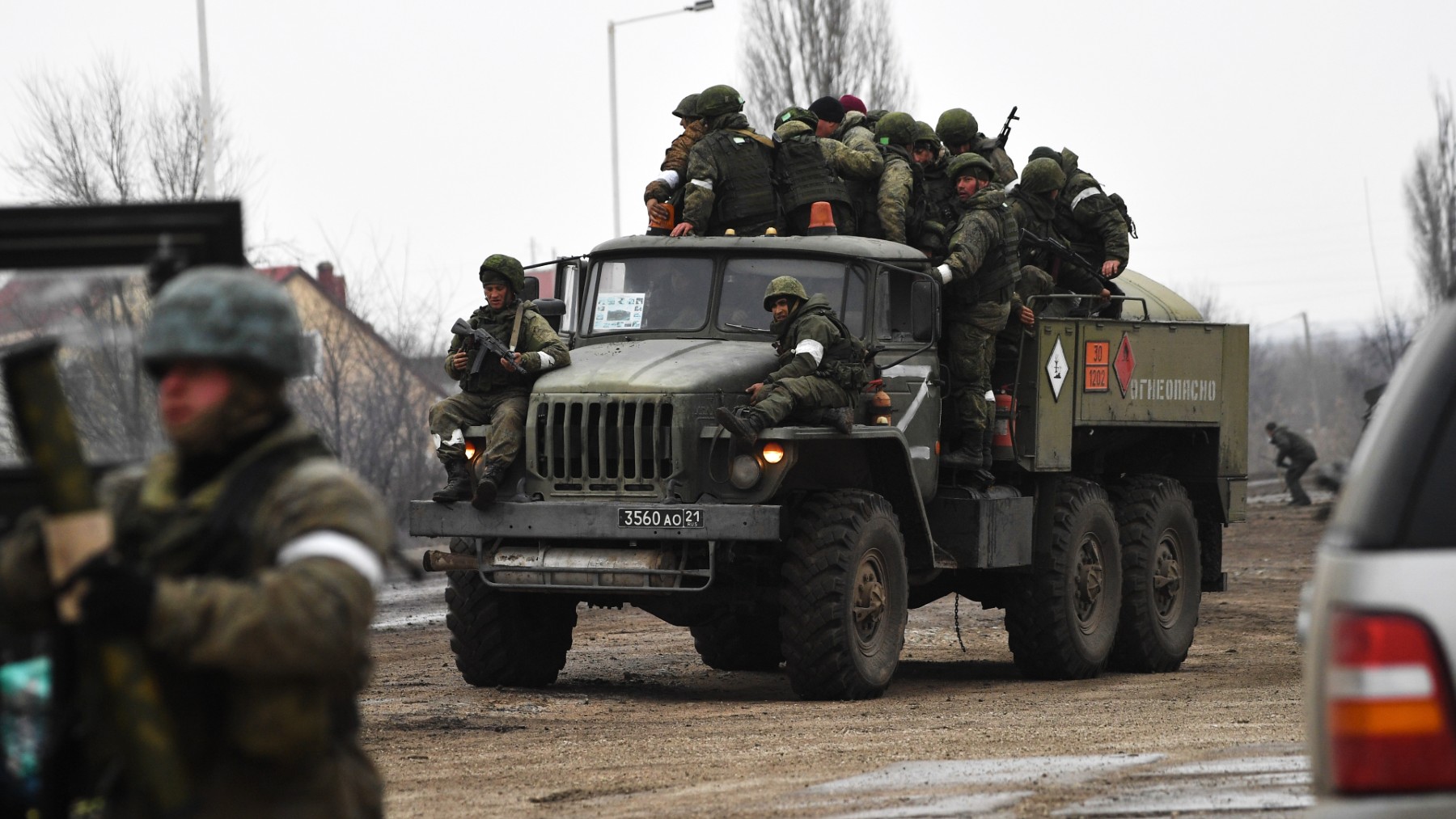 Militares rusos en Crimea. (Foto: EP)