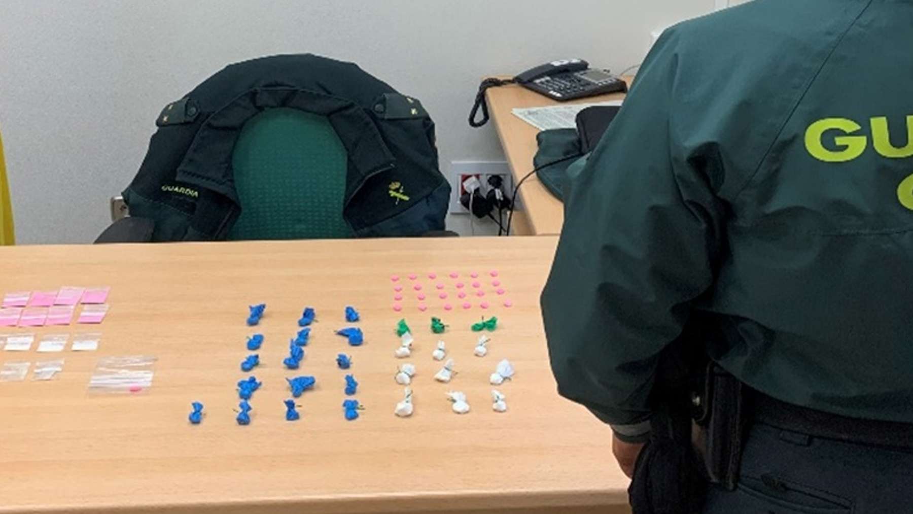 Sustancias estupefacientes intervenidas a los detenidos. GUARDIA CIVIL