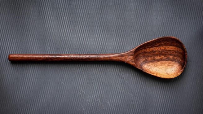 El uso más desconocido de la cuchara de madera que cambiará tu vida