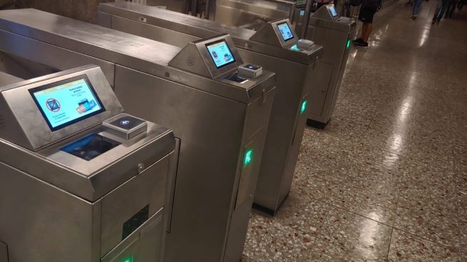 Indra mejora la experiencia del viajero y hará posible el pago del transporte con móvil en Santiago de Chile
