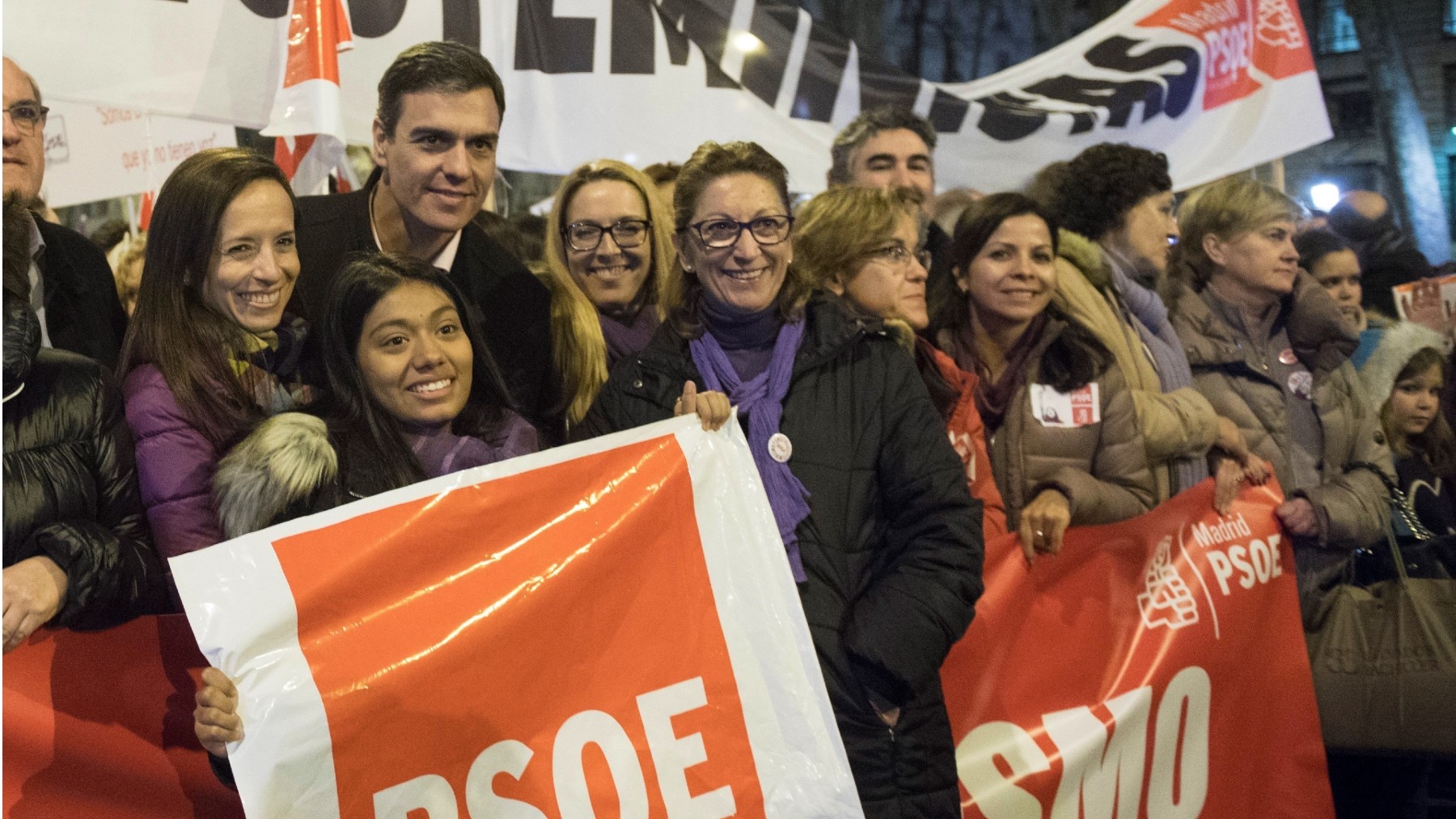 Pedro Sánchez en una manifestación feminista del PSOE. (Foto: EP)
