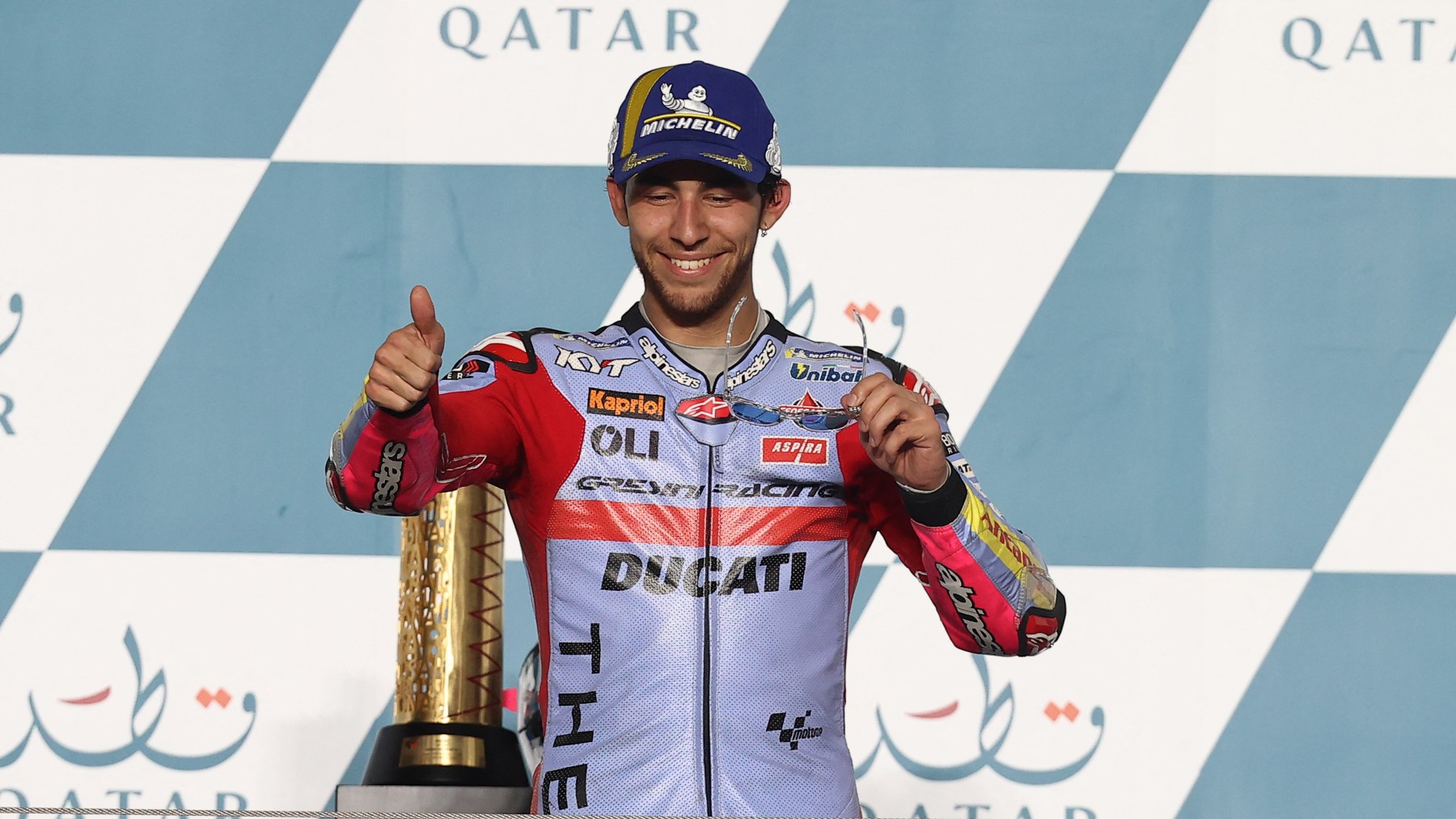 Enea Bastianini celebra su victoria en el GP de Qatar de MotoGP. (AFP)