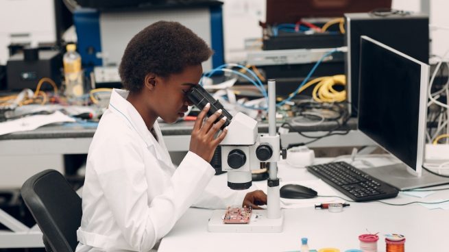 mujer y tecnología