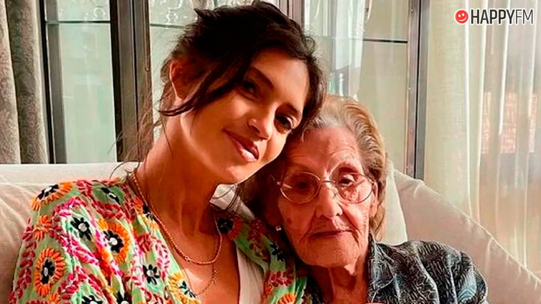 Sara Carbonero con su abuela Maxi.