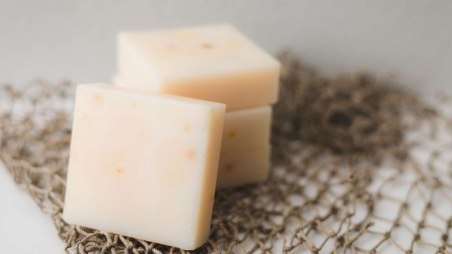 Alerta por listeria en dos quesos de cabra: consulta si lo tienes en casa