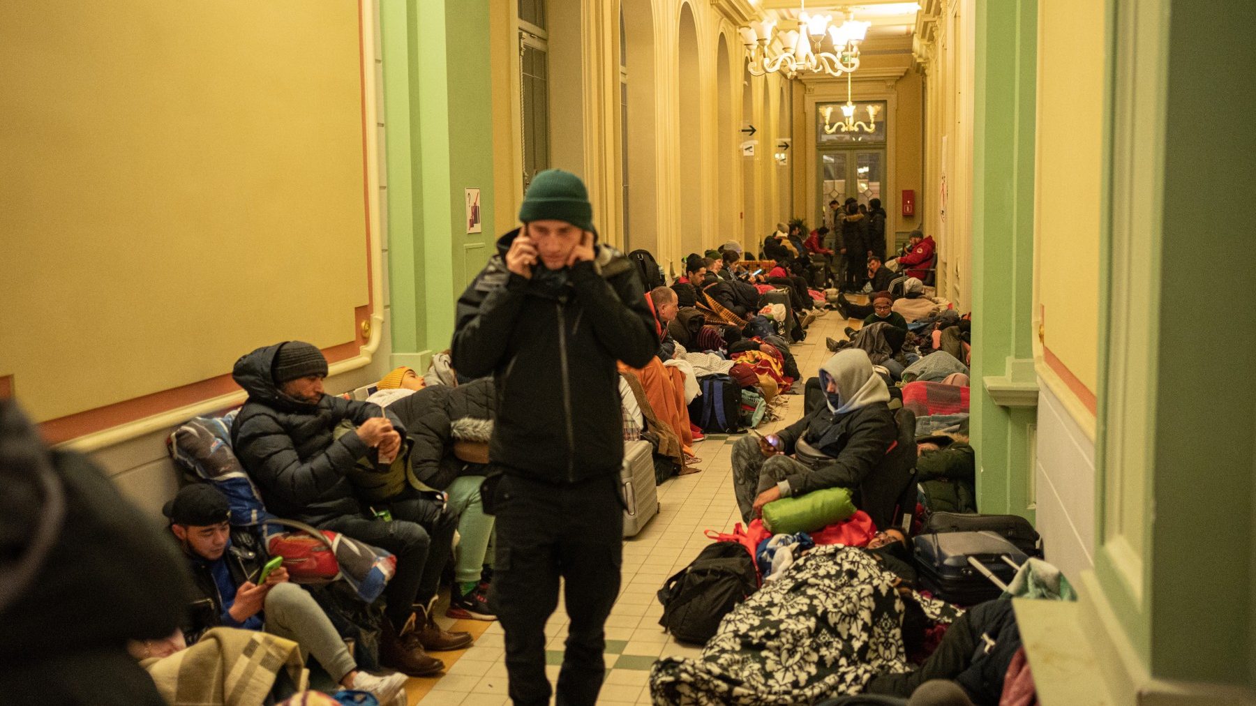 Ciudadanos ucranianos se refugian en la estación polaca de Przemysl (PAU VENTEO / EUROPA PRESS).