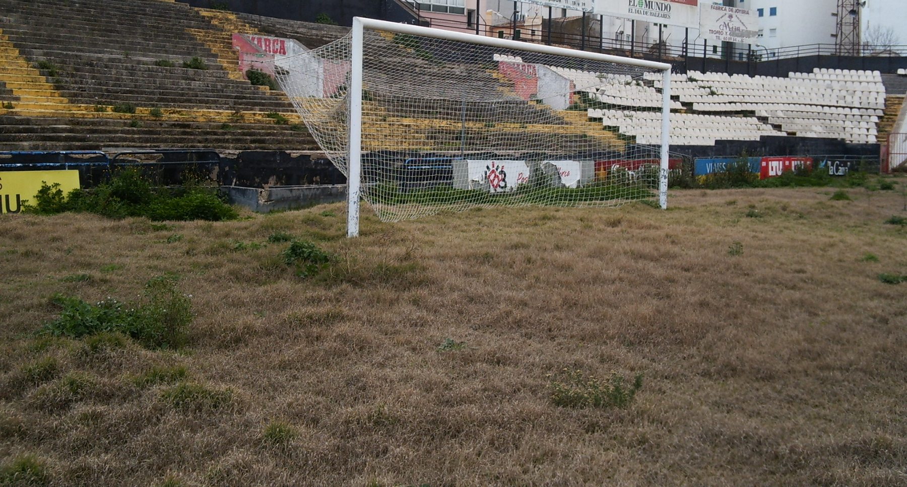 Imagen del Lluís Sitjar antes de su derribo