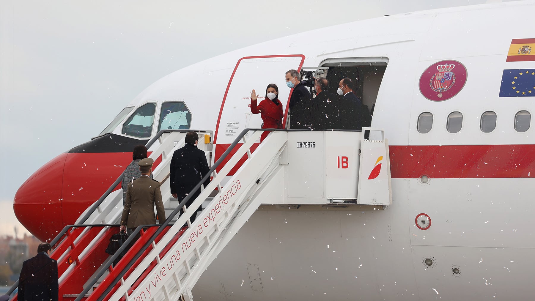 Sánchez pone en peligro al Rey: su avión puede ser embargado por los fondos que reclaman impagos de las renovables
