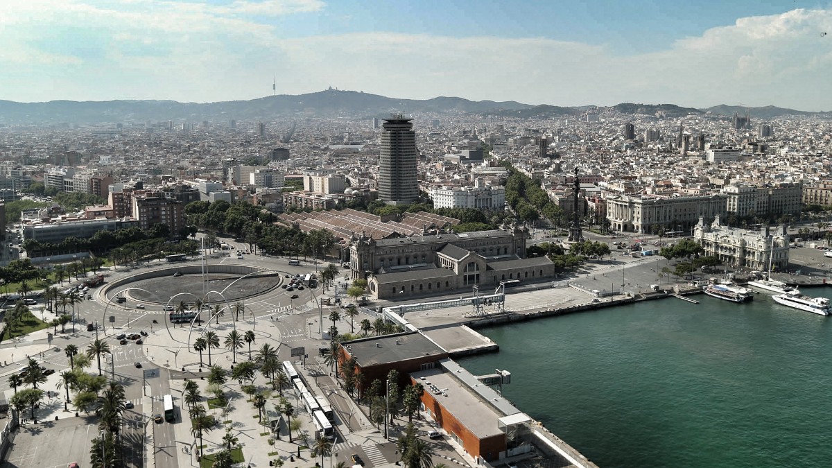 Vista general del puerto de Barcelona.