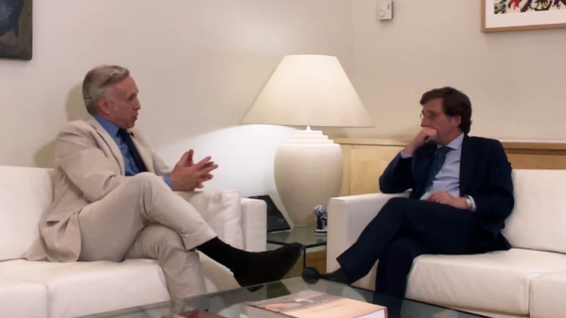 Eduardo Inda entrevista a José Luis Martínez-Almeida.