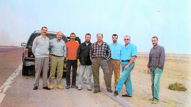 Los ocho agentes operativos del CNI asesinados en Irak. Uno de ellos logró sobrevivir.