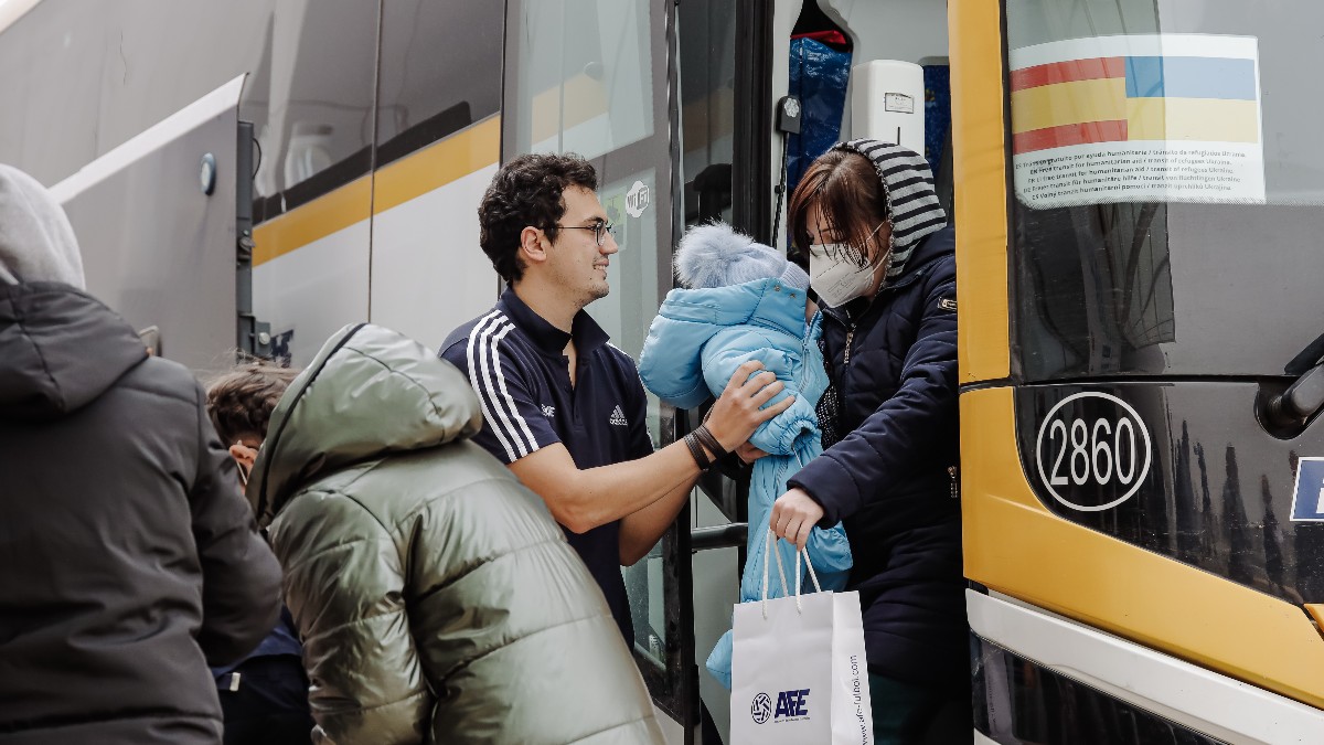 Refugiados ucranianos llegan al Zendal.