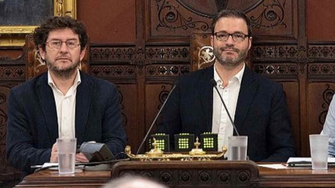 El alcalde socialista José Hila y el concejal de Participación Ciudadana de Unidas Podemos, Alberto Jarabo.