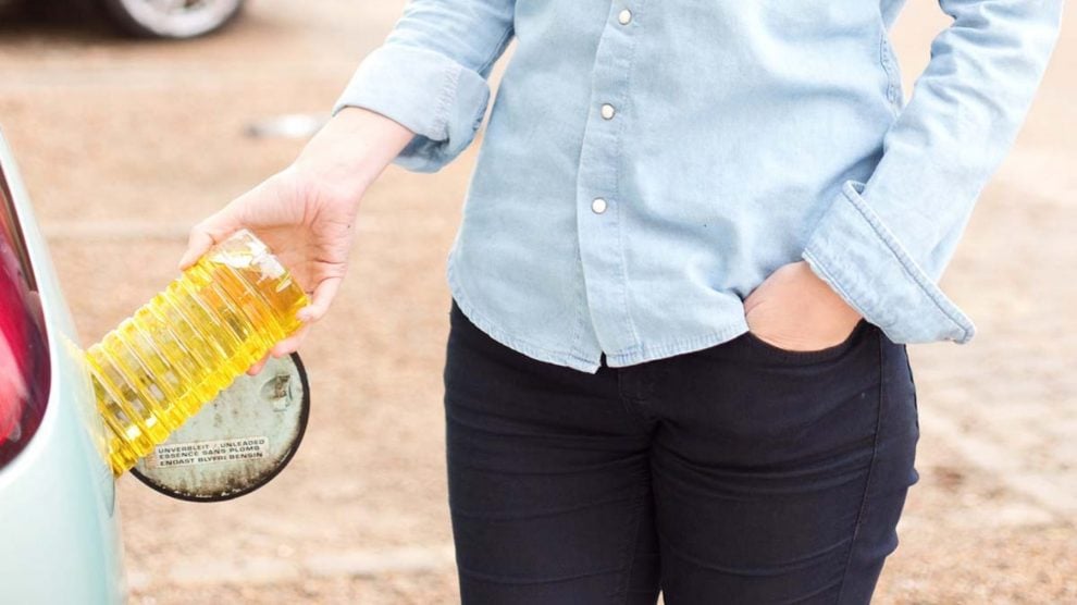 Es bueno rellenar el coche una y otra vez para ahorrar dinero en el cambio  de aceite?