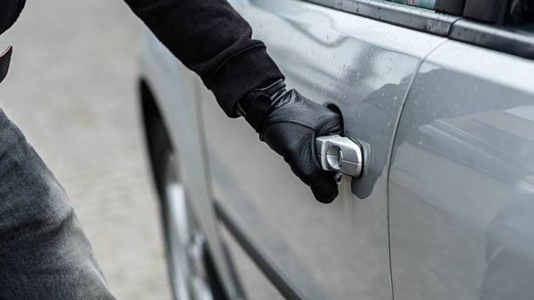 Descubre los trucos de los ladrones para robar coches