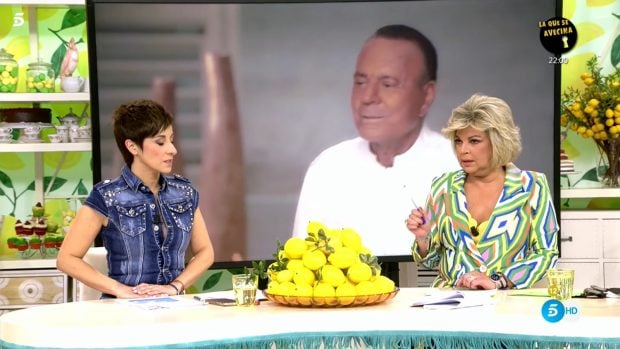 Adela González sustituye a María Patiño durante sus vacaciones en 'Sálvame Lemon Tea'