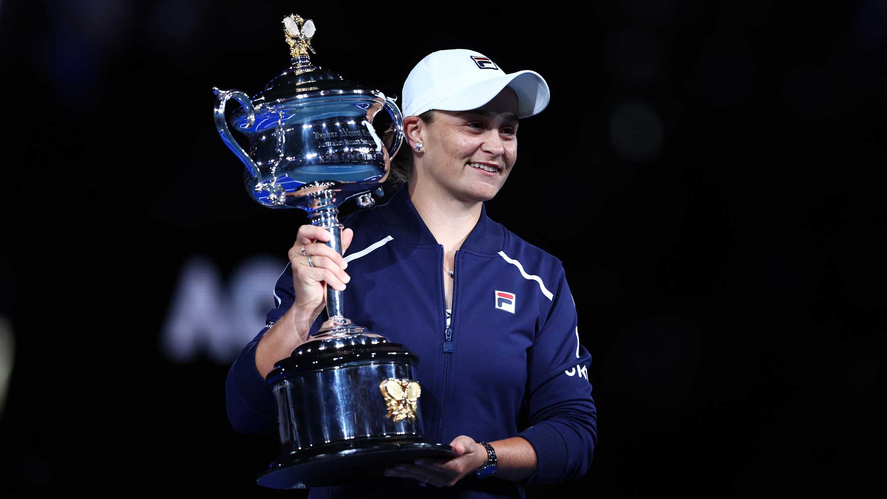 Ashleigh Barty, con el título de campeona del Open de Australia en 2022 (Getty)