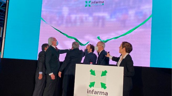 Enrique Ruiz Escudero inaugura «Infarma Madrid 2022»