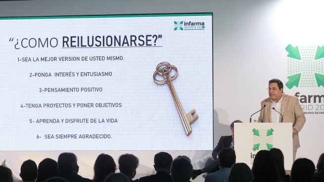 Víctor Vidal: «Más del 80 por ciento de los farmacéuticos padece estrés crónico a raíz de la pandemia»