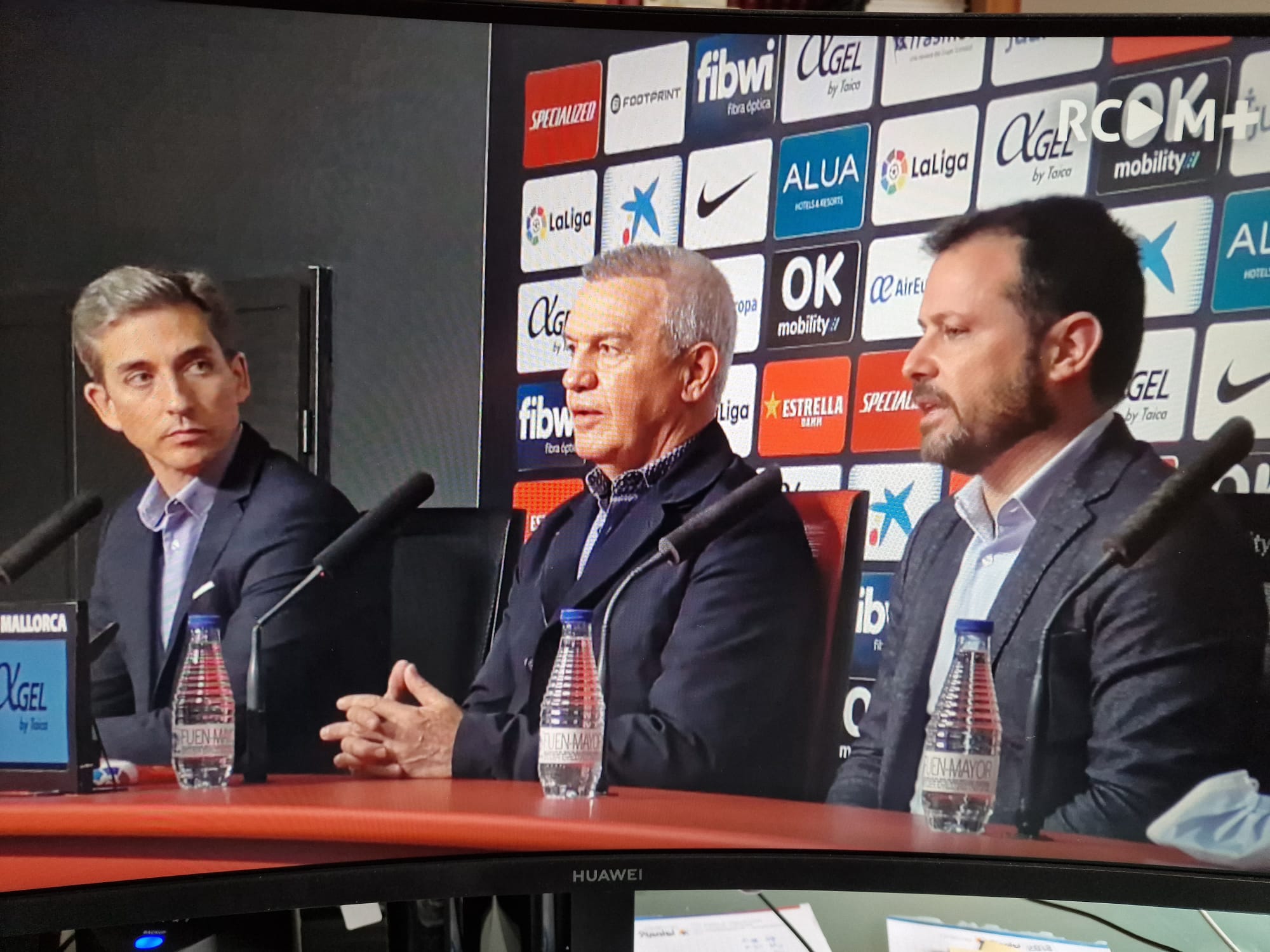 Javier Aguirre, junto a Alfonso Díaz y Pablo Ortells