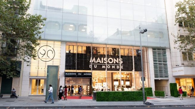 Locura en Maison du Monde al rebajar 100 euros el sofá más vendido en Internet