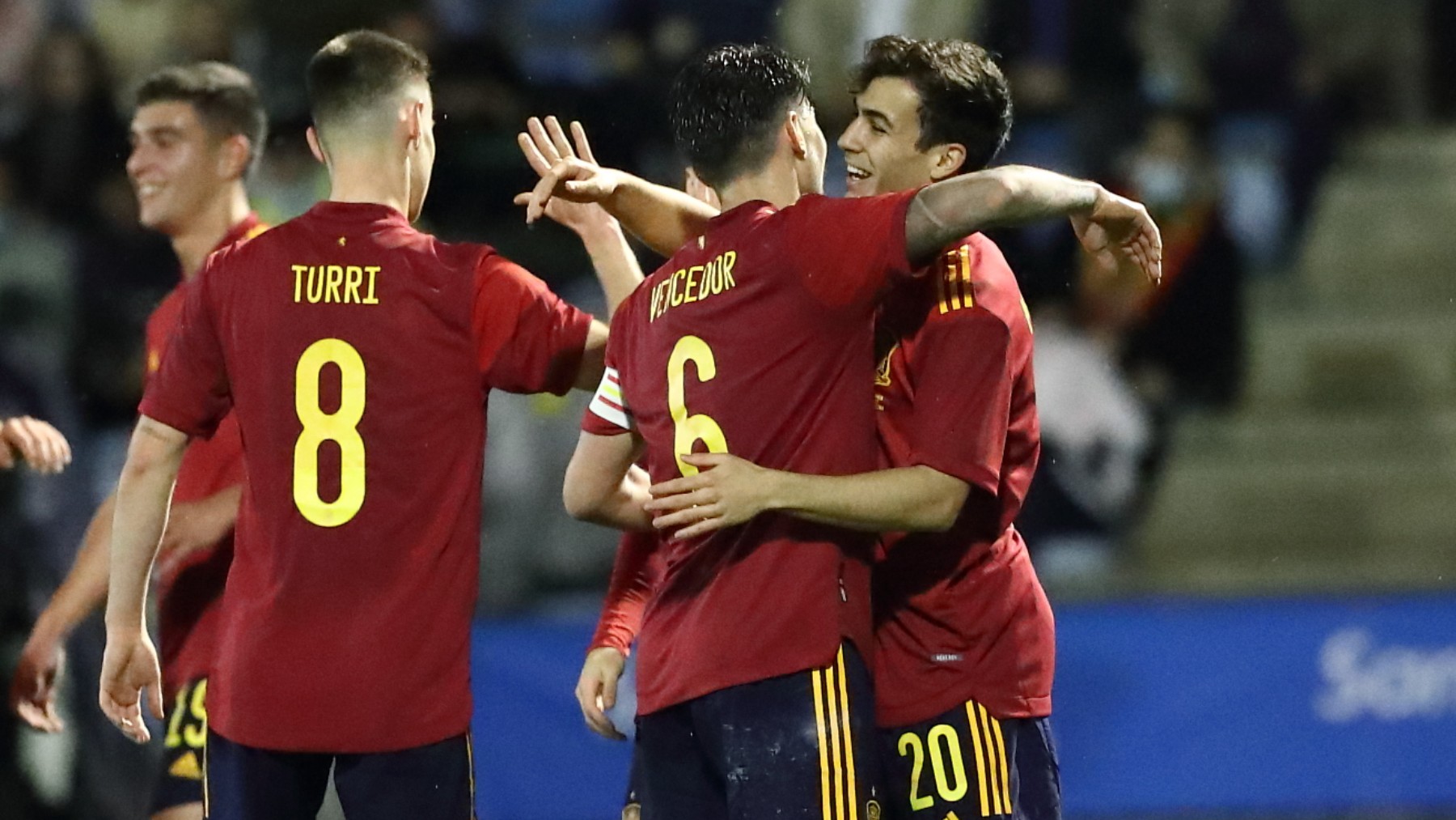 Los jugadores de España sub 21 celebran un gol ante Lituania. (Sefutbol)