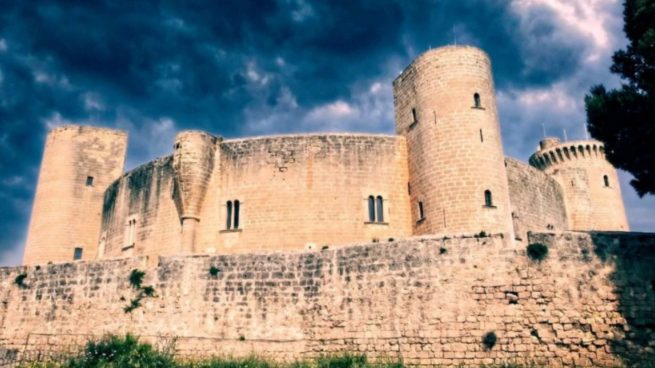 El increíble castillo de España único en toda Europa: es redondo y no puede ser más bonito