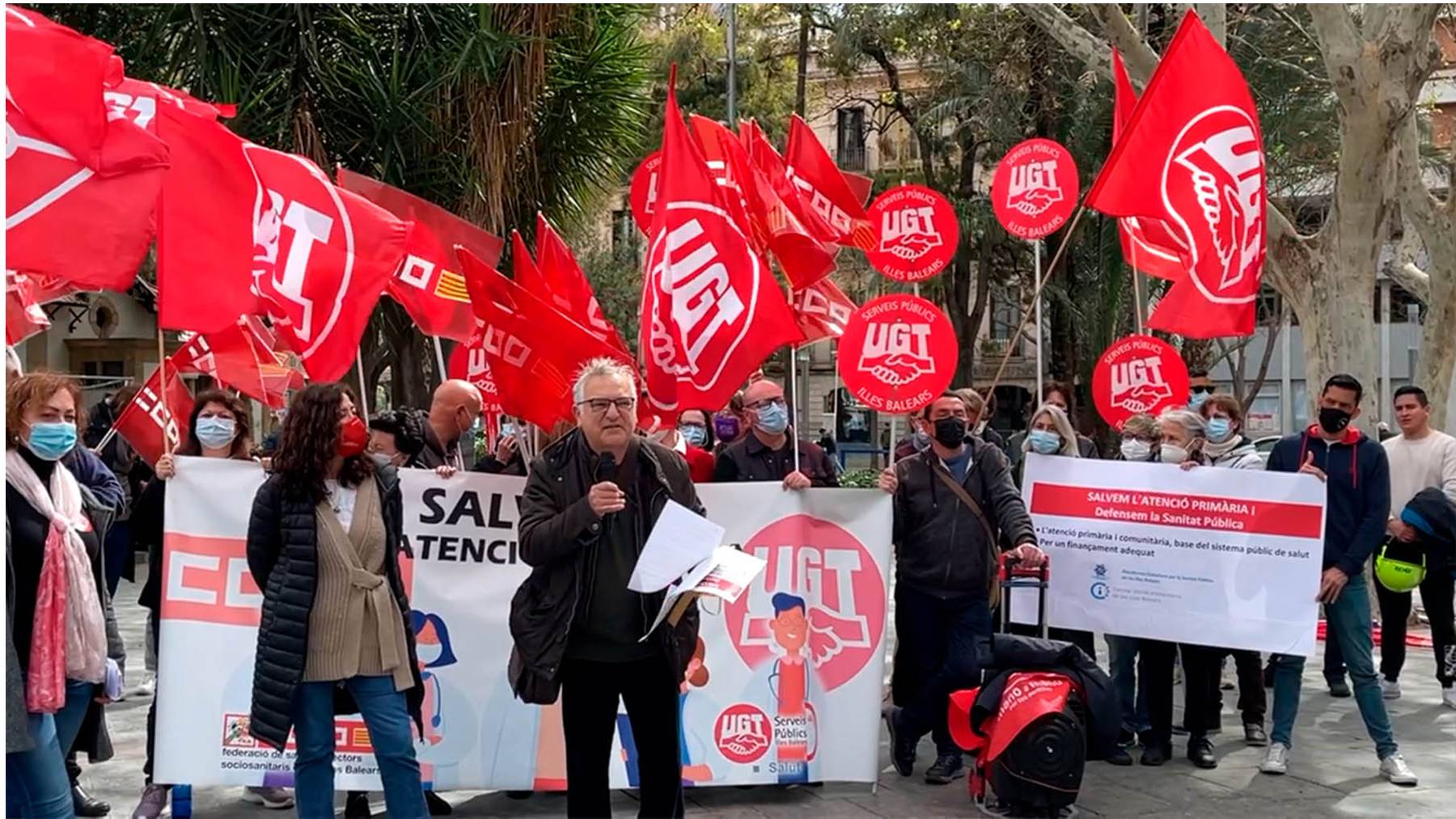 Concentración celebrada esta mañana en Palma para exigir mas recursos para la Atención Primaria.