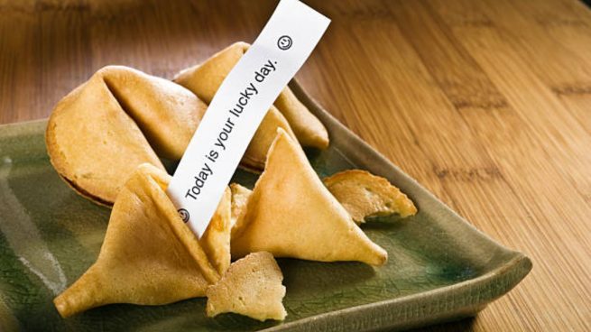 Quién se encarga de escribir los mensajes para galletas de la fortuna en  restaurantes chinos?