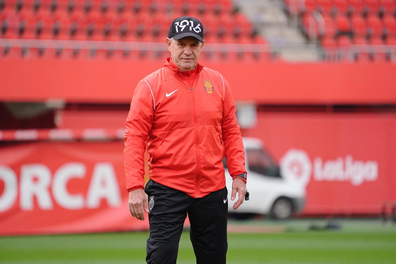 Javier Aguirre, entrenando en Son Moix