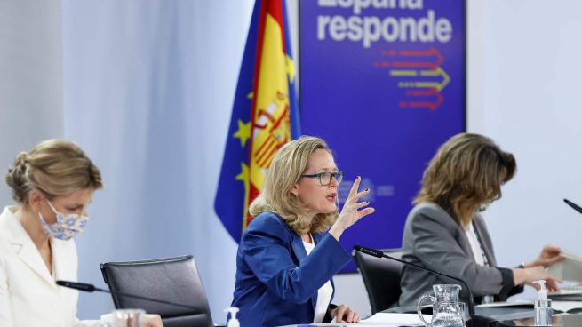 Las ministras Yolanda Díaz, Nadia Calviño y Teresa Ribera, en rueda de prensa tras el Consejo de Ministros.