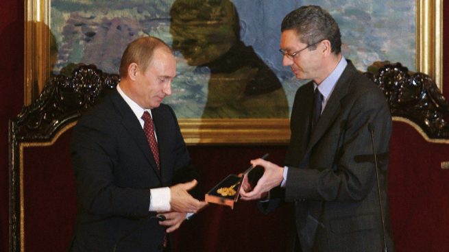 Vladimir Putin y Alberto Ruiz-Gallardón en 2006.